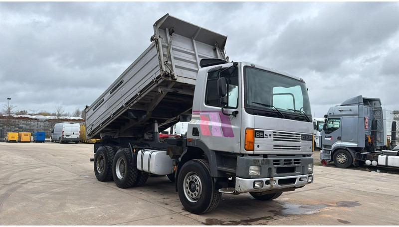 DAF CF 85.430 (PERFECT CONDITION / EURO 2 / BIG AXLE / STEEL SUSP. / PARFAIT ETAT) - Camion benne: photos 3 DAF CF 85.430 (PERFECT CONDITION / EURO 2 / BIG AXLE / STEEL SUSP. / PARFAIT ETAT) - Camion benne: photos 3