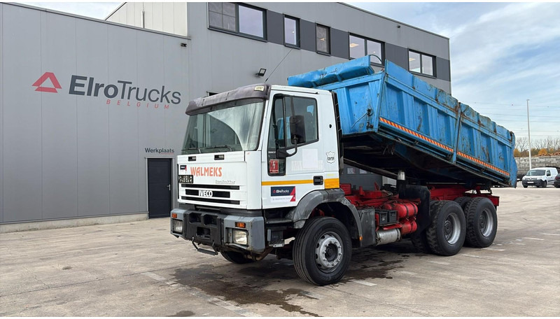 Iveco Eurotrakker 260 E 37 (POMPE MANUELLE / MANUAL PUMP / LAMES / STEEL SUSP. / BIG AXLE / GRANT PONT) - Camion benne: photos 1 Iveco Eurotrakker 260 E 37 (POMPE MANUELLE / MANUAL PUMP / LAMES / STEEL SUSP. / BIG AXLE / GRANT PONT) - Camion benne: photos 1