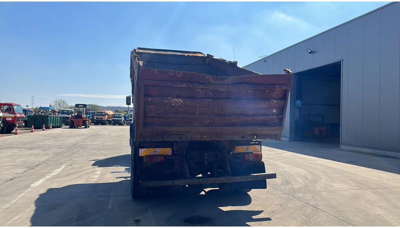 Iveco MAGIRUS 260 - 34 (LIVRAISON GRATUITE AU PORT D'ANVERS / POMPE MANUELLE) - Camion benne: photos 5 Iveco MAGIRUS 260 - 34 (LIVRAISON GRATUITE AU PORT D'ANVERS / POMPE MANUELLE) - Camion benne: photos 5