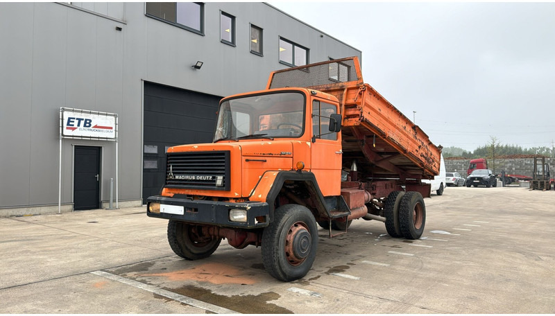 Iveco Magirus 160 - 15 (GRAND PONT / LAMES / 4X4) - Camion benne: photos 1 Iveco Magirus 160 - 15 (GRAND PONT / LAMES / 4X4) - Camion benne: photos 1