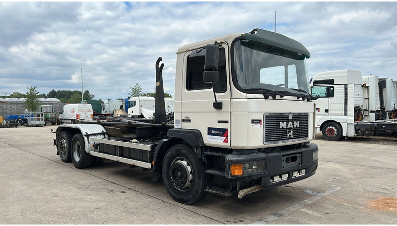 MAN 26.312 (6 CYLINDER / 6X2 / BELGIAN TRUCK IN GOOD CONDITION) - Châssis cabine: photos 3 MAN 26.312 (6 CYLINDER / 6X2 / BELGIAN TRUCK IN GOOD CONDITION) - Châssis cabine: photos 3