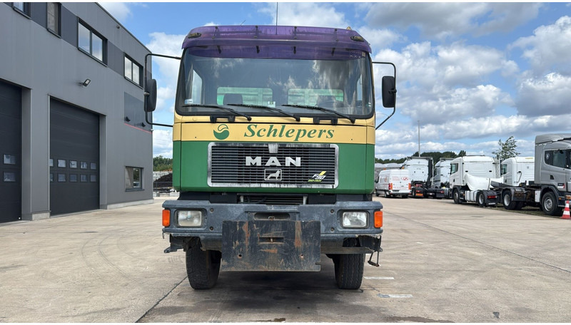 MAN 28.372 (6X6 / BIG AXLE / STEEL SUSPENSION / MANUAL PUMP / 6 CYLINDER / POMPE MANUELLE) - Camion benne: photos 2 MAN 28.372 (6X6 / BIG AXLE / STEEL SUSPENSION / MANUAL PUMP / 6 CYLINDER / POMPE MANUELLE) - Camion benne: photos 2