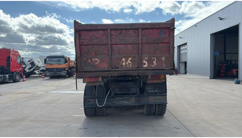 MAN 35.372 (MANUAL PUMP / 6 CYLINDER / BIG AXLE / STEEL SUSP.) - Camion benne: photos 5 MAN 35.372 (MANUAL PUMP / 6 CYLINDER / BIG AXLE / STEEL SUSP.) - Camion benne: photos 5