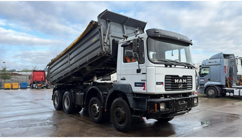 MAN 41.414 (BIG AXLES / 41 TONS / GRAND PONT / LAMES / 6 CYLINDER) - Camion benne: photos 3 MAN 41.414 (BIG AXLES / 41 TONS / GRAND PONT / LAMES / 6 CYLINDER) - Camion benne: photos 3