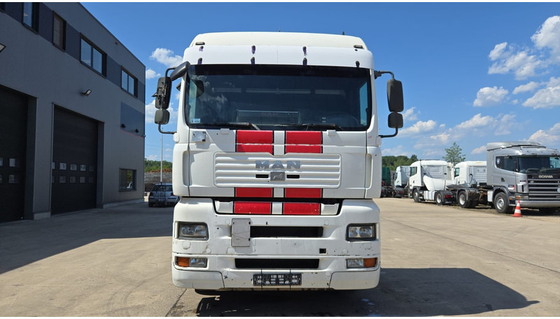 MAN TGA 26.440 (MANUAL GEARBOX / FRONT STEEL / 6X2 / BOITE MANUELLE / DEVANT LAMES) - Châssis cabine: photos 2 MAN TGA 26.440 (MANUAL GEARBOX / FRONT STEEL / 6X2 / BOITE MANUELLE / DEVANT LAMES) - Châssis cabine: photos 2