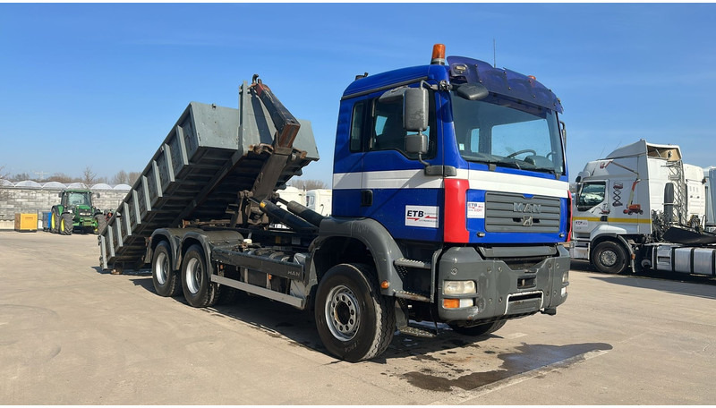 MAN TGA 26.460 (WITH CONTAINER / BELGIAN TRUCK / PERFECT / 6X4 / MANUAL GEARBOX / BOITE MANUELLE) - Camion ampliroll: photos 3 MAN TGA 26.460 (WITH CONTAINER / BELGIAN TRUCK / PERFECT / 6X4 / MANUAL GEARBOX / BOITE MANUELLE) - Camion ampliroll: photos 3