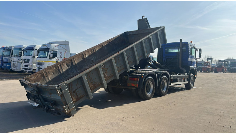 MAN TGA 26.460 (WITH CONTAINER / BELGIAN TRUCK / PERFECT / 6X4 / MANUAL GEARBOX / BOITE MANUELLE) - Camion ampliroll: photos 5 MAN TGA 26.460 (WITH CONTAINER / BELGIAN TRUCK / PERFECT / 6X4 / MANUAL GEARBOX / BOITE MANUELLE) - Camion ampliroll: photos 5