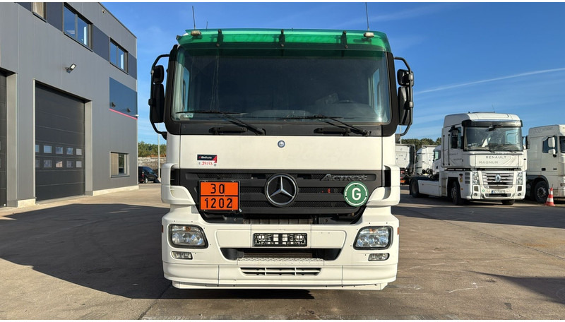 Mercedes-Benz Actros 1841 (14000 L / EPS / 3 PEDALES / PARFAIT ETAT !! / V6 / MP2) - Camion citerne: photos 2 Mercedes-Benz Actros 1841 (14000 L / EPS / 3 PEDALES / PARFAIT ETAT !! / V6 / MP2) - Camion citerne: photos 2