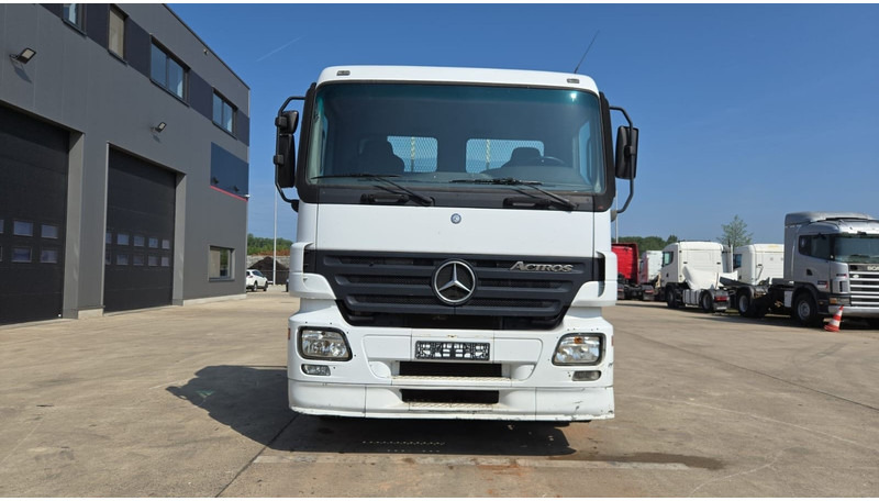 Mercedes-Benz Actros 2636 (6X4 / LAMES / GRAND PONT / MP2 / STEEL SUSP. / BOITE MANUELLE / MANUAL GEARBOX / 9M CHASSIS !!!) - Camion plateau: photos 2 Mercedes-Benz Actros 2636 (6X4 / LAMES / GRAND PONT / MP2 / STEEL SUSP. / BOITE MANUELLE / MANUAL GEARBOX / 9M CHASSIS !!!) - Camion plateau: photos 2
