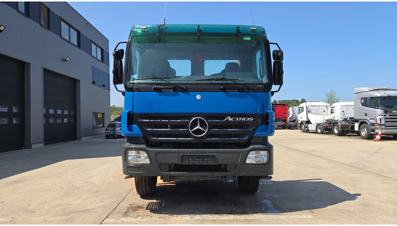 Mercedes-Benz Actros 2636 (MP2 / LAMES / STEEL SUSP. / BOITE MANUELLE / RETARDER !! / TRES PROPRE) - Châssis cabine: photos 2 Mercedes-Benz Actros 2636 (MP2 / LAMES / STEEL SUSP. / BOITE MANUELLE / RETARDER !! / TRES PROPRE) - Châssis cabine: photos 2