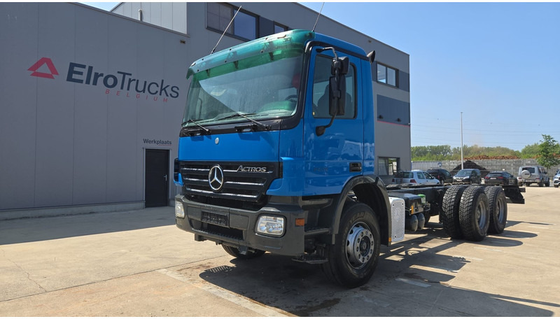 Mercedes-Benz Actros 2636 (MP2 / LAMES / STEEL SUSP. / BOITE MANUELLE / RETARDER !! / TRES PROPRE) - Châssis cabine: photos 1 Mercedes-Benz Actros 2636 (MP2 / LAMES / STEEL SUSP. / BOITE MANUELLE / RETARDER !! / TRES PROPRE) - Châssis cabine: photos 1