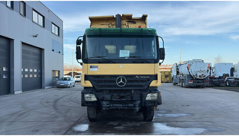 Mercedes-Benz Actros 4141 (8X8 / BOITE MANUELLE / MANUAL GEARBOX / STEEL / LAMES / MP2 / V6) - Camion benne: photos 2 Mercedes-Benz Actros 4141 (8X8 / BOITE MANUELLE / MANUAL GEARBOX / STEEL / LAMES / MP2 / V6) - Camion benne: photos 2