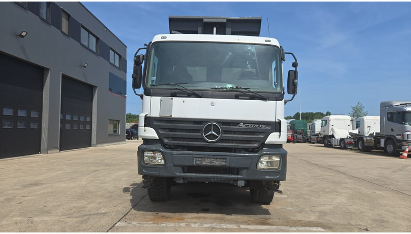 Mercedes-Benz Actros 4141 (EPS / 8X6 / GRAND PONT / BIG AXLE / LAMES / STEEL / V6) - Camion benne: photos 2 Mercedes-Benz Actros 4141 (EPS / 8X6 / GRAND PONT / BIG AXLE / LAMES / STEEL / V6) - Camion benne: photos 2