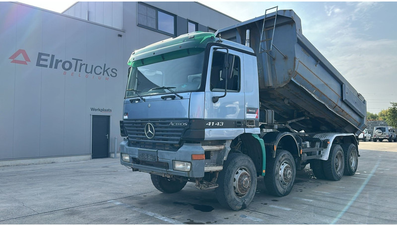 Mercedes-Benz Actros 4143 (8X8 / BOITE MANUELLE / LAMES / GRAND PONT / STEEL SUSP. / BIG AXLE) - Camion benne: photos 1 Mercedes-Benz Actros 4143 (8X8 / BOITE MANUELLE / LAMES / GRAND PONT / STEEL SUSP. / BIG AXLE) - Camion benne: photos 1