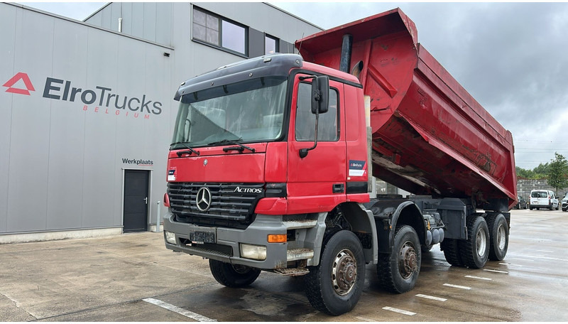Mercedes-Benz Actros 4143 (BOITE MANUELLE / 8X8 / MANUAL GEARBOX / LAMES / GRAND PONT / BIG AXLE) - Camion benne: photos 1 Mercedes-Benz Actros 4143 (BOITE MANUELLE / 8X8 / MANUAL GEARBOX / LAMES / GRAND PONT / BIG AXLE) - Camion benne: photos 1