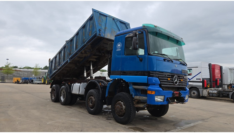 Mercedes-Benz Actros 4143 (EPS / 8X6 / LAMES / GRAND PONT / V6 / 3 PEDALES / MP1) - Camion benne: photos 3 Mercedes-Benz Actros 4143 (EPS / 8X6 / LAMES / GRAND PONT / V6 / 3 PEDALES / MP1) - Camion benne: photos 3