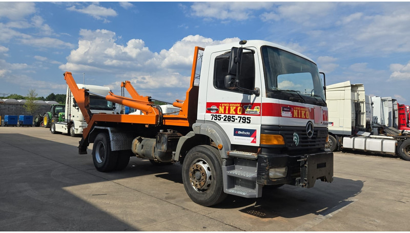 Mercedes-Benz Atego 1823 (BIG AXLE / STEEL SUSP. / LAMES / BOITE MANUELLE / MANUAL GETRIEBE) - Camion porte-conteneur/ Caisse mobile: photos 3 Mercedes-Benz Atego 1823 (BIG AXLE / STEEL SUSP. / LAMES / BOITE MANUELLE / MANUAL GETRIEBE) - Camion porte-conteneur/ Caisse mobile: photos 3