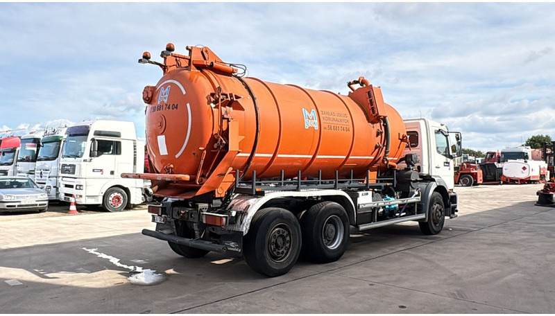 Mercedes-Benz Atego 2528 (14500L / LAMES DEVANT / 6X2 / BOITE MANUELLE) - Camion hydrocureur: photos 4 Mercedes-Benz Atego 2528 (14500L / LAMES DEVANT / 6X2 / BOITE MANUELLE) - Camion hydrocureur: photos 4