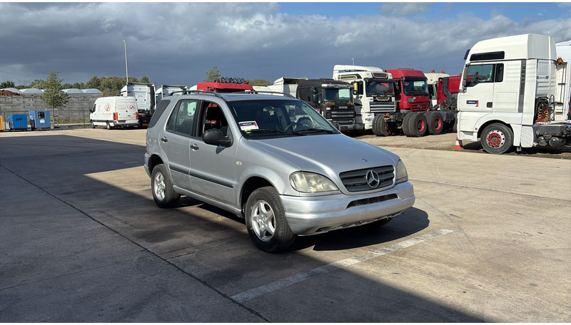 Mercedes-Benz M-Klasse ML 270 CDI - SUV: photos 3 Mercedes-Benz M-Klasse ML 270 CDI - SUV: photos 3