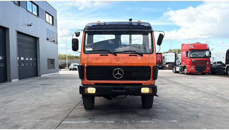 Mercedes-Benz SK 1622 (4X4 / LAMES / GRAND PONT / V6 / BIG AXLE / POMPE MANUELLE) - Châssis cabine: photos 2 Mercedes-Benz SK 1622 (4X4 / LAMES / GRAND PONT / V6 / BIG AXLE / POMPE MANUELLE) - Châssis cabine: photos 2
