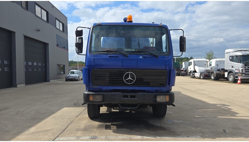 Mercedes-Benz SK 2222 (15000 L / LAMES / GRAND PONT / VIDANGEUR / BIG AXLE / V6) - Camion hydrocureur: photos 2 Mercedes-Benz SK 2222 (15000 L / LAMES / GRAND PONT / VIDANGEUR / BIG AXLE / V6) - Camion hydrocureur: photos 2