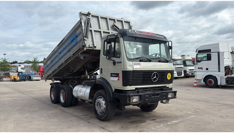 Mercedes-Benz SK 2527 (V6 / GRAND PONT / LAMES / BOITE MANUELLE / MANUAL GEARBOX) - Camion benne: photos 3 Mercedes-Benz SK 2527 (V6 / GRAND PONT / LAMES / BOITE MANUELLE / MANUAL GEARBOX) - Camion benne: photos 3