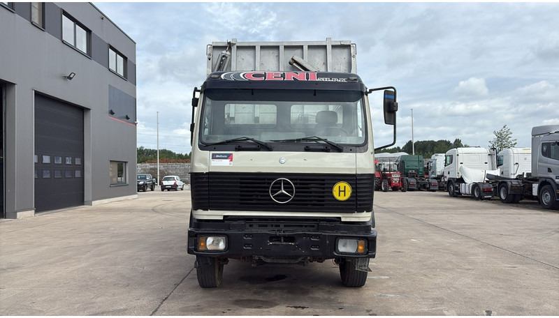 Mercedes-Benz SK 2527 (V6 / GRAND PONT / LAMES / BOITE MANUELLE / MANUAL GEARBOX) - Camion benne: photos 2 Mercedes-Benz SK 2527 (V6 / GRAND PONT / LAMES / BOITE MANUELLE / MANUAL GEARBOX) - Camion benne: photos 2
