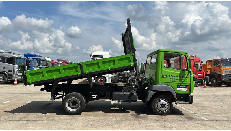 Mercedes-Benz SK 814 (MANUAL PUMP / POMPE MANUELLE / 6 CYLINDER / STEEL SUSP. / LAMES) - Camion benne: photos 4 Mercedes-Benz SK 814 (MANUAL PUMP / POMPE MANUELLE / 6 CYLINDER / STEEL SUSP. / LAMES) - Camion benne: photos 4