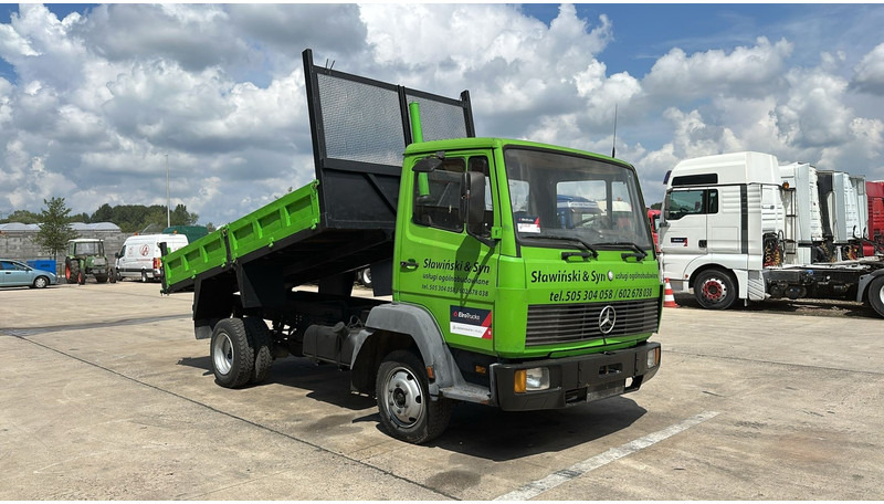 Mercedes-Benz SK 814 (MANUAL PUMP / POMPE MANUELLE / 6 CYLINDER / STEEL SUSP. / LAMES) - Camion benne: photos 3 Mercedes-Benz SK 814 (MANUAL PUMP / POMPE MANUELLE / 6 CYLINDER / STEEL SUSP. / LAMES) - Camion benne: photos 3