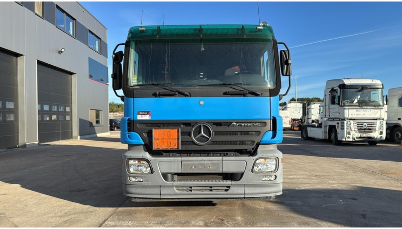 Mercedes-Benz actros 1844 (14500 L / EPS / 3 PEDALES / MP2 / RETARDER / PARFAIT ETAT !!! / V6) - Camion citerne: photos 3 Mercedes-Benz actros 1844 (14500 L / EPS / 3 PEDALES / MP2 / RETARDER / PARFAIT ETAT !!! / V6) - Camion citerne: photos 3