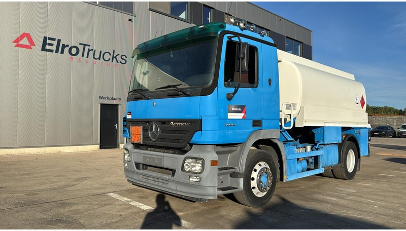 Mercedes-Benz actros 1844 (14500 L / EPS / 3 PEDALES / MP2 / RETARDER / PARFAIT ETAT !!! / V6) - Camion citerne: photos 1 Mercedes-Benz actros 1844 (14500 L / EPS / 3 PEDALES / MP2 / RETARDER / PARFAIT ETAT !!! / V6) - Camion citerne: photos 1