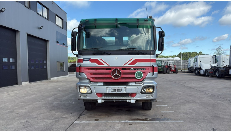Mercedes-Benz actros 3241 (8X4 / LAMES / GRAND PONT / GRAND BENNE / 3 PONTS / TRES BONNE ETAT) - Camion benne: photos 2 Mercedes-Benz actros 3241 (8X4 / LAMES / GRAND PONT / GRAND BENNE / 3 PONTS / TRES BONNE ETAT) - Camion benne: photos 2