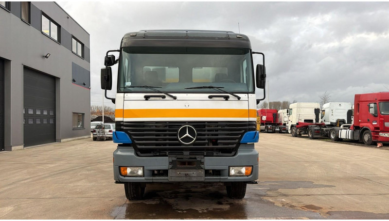 Mercedes-Benz actros 4140 (8X4 / EPS / CHASSIS 8M LONGEUR !! / GRAND PONT / LAMES / FREINS TAMBOURS / MP1) - Châssis cabine: photos 3 Mercedes-Benz actros 4140 (8X4 / EPS / CHASSIS 8M LONGEUR !! / GRAND PONT / LAMES / FREINS TAMBOURS / MP1) - Châssis cabine: photos 3