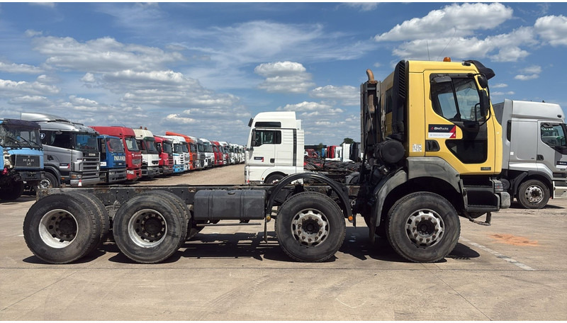 Renault KERAX 420 (BOITE MANUELLE / 8X4 / LAMES / MANUAL GEARBOX) - Châssis cabine: photos 4 Renault KERAX 420 (BOITE MANUELLE / 8X4 / LAMES / MANUAL GEARBOX) - Châssis cabine: photos 4