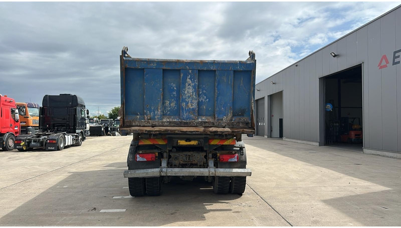 Renault KERAX 420 (BOITE MANUELLE / MANUAL GEARBOX / LAMES / GRAND PONT / GRAND BENNE) - Camion benne: photos 5 Renault KERAX 420 (BOITE MANUELLE / MANUAL GEARBOX / LAMES / GRAND PONT / GRAND BENNE) - Camion benne: photos 5
