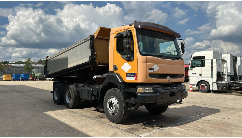 Renault Kerax 385 (POMPE MANUELLE / MANUAL PUMP / 6X4 / LAMES / GRAND PONT) - Camion benne: photos 3 Renault Kerax 385 (POMPE MANUELLE / MANUAL PUMP / 6X4 / LAMES / GRAND PONT) - Camion benne: photos 3