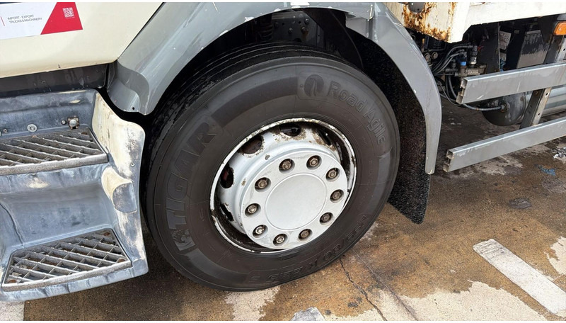 Camion plateau Renault Midlum 270 (18 TONNES / BOITE MANUELLE / MANUAL GEARBOX / GOOD CONDITION): photos 8 Camion plateau Renault Midlum 270 (18 TONNES / BOITE MANUELLE / MANUAL GEARBOX / GOOD CONDITION): photos 8