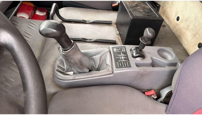 Camion plateau Renault Midlum 270 (18 TONNES / BOITE MANUELLE / MANUAL GEARBOX / GOOD CONDITION): photos 17 Camion plateau Renault Midlum 270 (18 TONNES / BOITE MANUELLE / MANUAL GEARBOX / GOOD CONDITION): photos 17