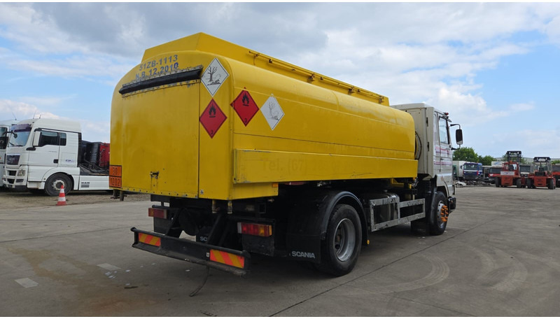 Scania 113-360 (13500L / POMPE MANUELLE / MANUAL PUMP / TOP CONDITION / WITH PUMP + COUNTER !!) - Camion citerne: photos 5 Scania 113-360 (13500L / POMPE MANUELLE / MANUAL PUMP / TOP CONDITION / WITH PUMP + COUNTER !!) - Camion citerne: photos 5