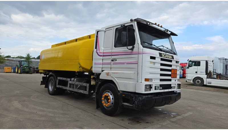 Scania 113-360 (13500L / POMPE MANUELLE / MANUAL PUMP / TOP CONDITION / WITH PUMP + COUNTER !!) - Camion citerne: photos 3 Scania 113-360 (13500L / POMPE MANUELLE / MANUAL PUMP / TOP CONDITION / WITH PUMP + COUNTER !!) - Camion citerne: photos 3