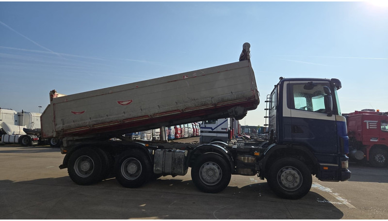 Scania 124-420 (BIG AXLE / GRAND PONT / LAMES / STEEL SUSP. / MANUAL GEARBOX / BOITE MANUELLE) - Camion benne: photos 4 Scania 124-420 (BIG AXLE / GRAND PONT / LAMES / STEEL SUSP. / MANUAL GEARBOX / BOITE MANUELLE) - Camion benne: photos 4