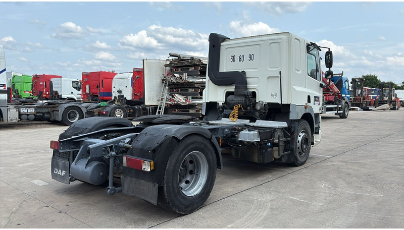 DAF 85 CF 410 (LOW CABIN / PETIT CABINE / TRES PROPRE / CLEAN CONDITION) - Tracteur routier: photos 5 DAF 85 CF 410 (LOW CABIN / PETIT CABINE / TRES PROPRE / CLEAN CONDITION) - Tracteur routier: photos 5