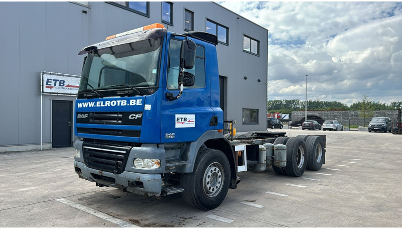 DAF CF 85.410 (BELGIAN TRUCK / HOOK / 10 TYRES) - Tracteur routier: photos 1 DAF CF 85.410 (BELGIAN TRUCK / HOOK / 10 TYRES) - Tracteur routier: photos 1