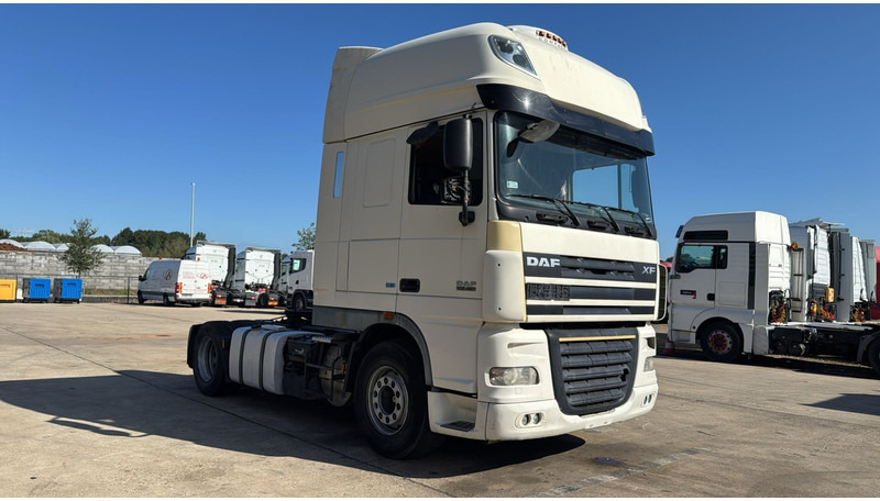 DAF XF 105.460 (GOOD CONDITION / EEV / BONNE ETAT / AIRCO) - Tracteur routier: photos 3 DAF XF 105.460 (GOOD CONDITION / EEV / BONNE ETAT / AIRCO) - Tracteur routier: photos 3