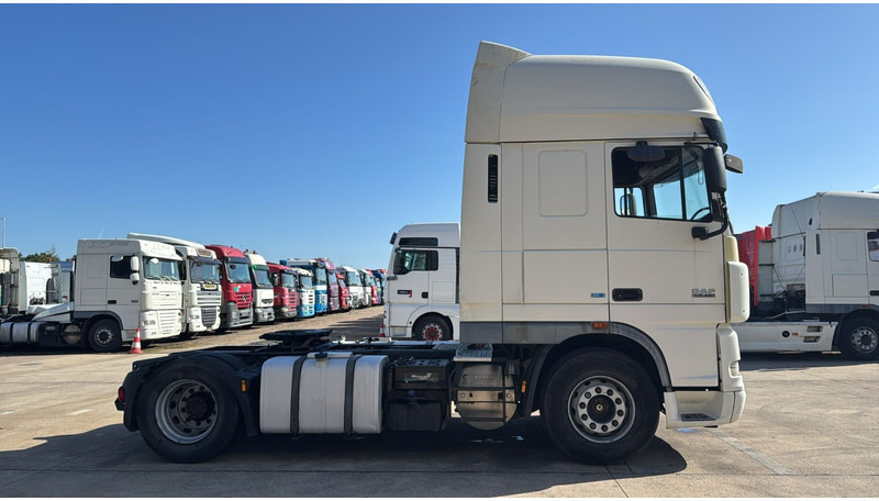 DAF XF 105.460 (GOOD CONDITION / EEV / BONNE ETAT / AIRCO) - Tracteur routier: photos 4 DAF XF 105.460 (GOOD CONDITION / EEV / BONNE ETAT / AIRCO) - Tracteur routier: photos 4