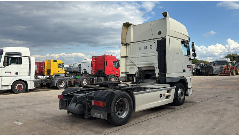DAF XF 105.510 (GOOD CONDITION / BONNE ETAT / PROPRE / RETARDER) - Tracteur routier: photos 4 DAF XF 105.510 (GOOD CONDITION / BONNE ETAT / PROPRE / RETARDER) - Tracteur routier: photos 4