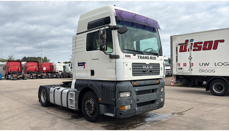 MAN TGA 18.440 (BOITE MANUELLE / PTO / POMPE HYDRAULIQUE / MANUAL GEARBOX / HYDRAULIC PUMP) - Tracteur routier: photos 3 MAN TGA 18.440 (BOITE MANUELLE / PTO / POMPE HYDRAULIQUE / MANUAL GEARBOX / HYDRAULIC PUMP) - Tracteur routier: photos 3