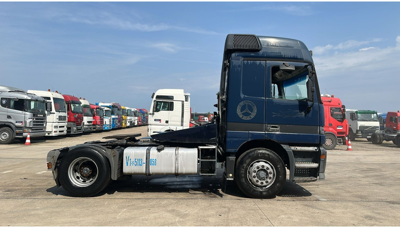 Mercedes-Benz Actros 1835 (EPS / V6 / 3 PEDALES / MP1 / PTO) - Tracteur routier: photos 4 Mercedes-Benz Actros 1835 (EPS / V6 / 3 PEDALES / MP1 / PTO) - Tracteur routier: photos 4