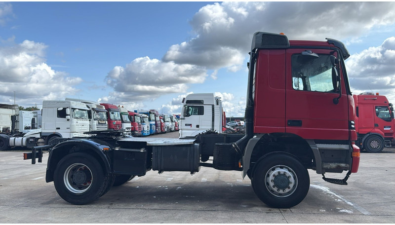 Mercedes-Benz Actros 1840 (4X4 / LAMES / GRANT PONT / PARFAIT ETAT / MP1 / V6 / ALLRAD) - Tracteur routier: photos 4 Mercedes-Benz Actros 1840 (4X4 / LAMES / GRANT PONT / PARFAIT ETAT / MP1 / V6 / ALLRAD) - Tracteur routier: photos 4