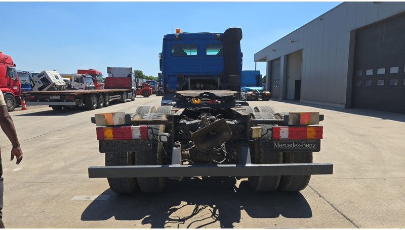 Mercedes-Benz Actros 2641 (LAMES / STEEL SUSP. / EPS / 3 PEDALES / GRAND PONT) - Tracteur routier: photos 5 Mercedes-Benz Actros 2641 (LAMES / STEEL SUSP. / EPS / 3 PEDALES / GRAND PONT) - Tracteur routier: photos 5